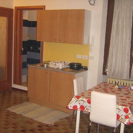 Flat In Milan 3 Apartment Room photo