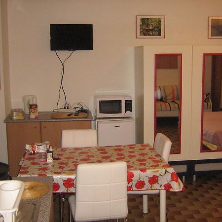 Flat In Milan 3 Apartment Room photo